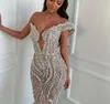 Sexy Sirène Robes De Bal Sans Manches Col En V Une Épaule Appliques Paillettes Perlées 3D Dentelle Longueur De Plancher Diamants Perle Robe De Soirée Robes De Mariée Plus La Taille Sur Mesure