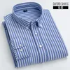 Chemises décontractées pour hommes Mode Jeunes hommes Chemise à manches longues Oxford en coton délavé Vêtements pour hommes Hauts boutonnés surdimensionnés Rayures à carreaux.