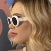 Marco ovalado Gafas de sol Diseñador Damas Estilo Mujeres Vintage Negro Blanco Sombras Moda Gafas al aire libre S49 KA6O