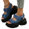 Sandaler kilar plattform kvinnor sommar höga klackar casual skor 2023 mode tofflor promenader flip flops strand glider