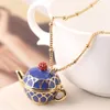 Hänghalsband Trendiga kopparmaterial Kettle Design Blue Emamel Red Rhinesone Decoration Halsband Ancient China Antiques Women SMEEXKE