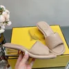 2023 mode dames mode slippers sandalen zomer geborduurde canvas designer dia sloegplatforms schuifregelaars schoenen voor vrouw dames wit zwart met doos -143