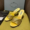 Rhinestone yastıklı saten 7.5cm Medb Terlik Kristalli Sandalet Kristal Saten Heal Feated Slaytlar Yaz Sandalet Ayakkabıları Stiletto Sandal Kadınlar Slayt Slipper