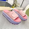 Sandálias de grife Jelly Rubber Sandal Mini Double G Slippers Plataforma Mulheres Slides Flip Flip Buckle Candy Color Slipper São de verão com caixa