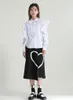 Blusas femininas Zhongchuang Rizhen 2023 Early Spring Designer Style Pressado Lappels plissados ​​brancos elegantes mangas trancas de renda