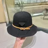 Luxe ontwerper P Straw hoed Dames Nieuw gebreide klassieke platte tophoed Hoogwaardige unisex Triangle Sun Visor Twee kleuren beschikbaar