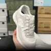 Designerskor Läder Casual Sneakers Högkvalitativ mode För kvinnor Sko svarta vita skor Plattklackad klänning Dansflipper Walking Sneaker{category}