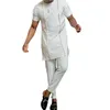 Мужские спортивные костюмы 2023 мужской костюм Kaftan 2PCS Установите белую ленту круглую шею с коротки