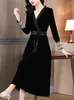 Robes décontractées automne soie velours Midi robe noire Vintage moulante élégant bal col en v tuniques mode femmes garder au chaud Vestido Fiesta