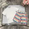 高級デザイナーブランドのベビーキッズ服セットクラシックブランド服スーツ子供夏の半袖レターレターショーツファッションシャツセット複数のスタイル