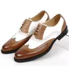 2023 zapatos planos de cuero Bullock tallado moda hombres mocasines zapatos de vestir zapatilla zapato Casual