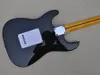 Chitarra elettrica personalizzata in fabbrica con corpo nero con hardware cromato, manico in acero giallo, offerta logo / colore personalizzato