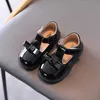 Flat Shoes Girls Princess 2023 Весна осень -осень красная черная кожа для детей для детских квартир детская одиночная обувь детские малыши e464