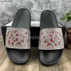 Pantoufles Hommes Femmes Été Diapositives Londres Angleterre Sandales Plage Diapositives Pantoufles Dames Sandali Firmati Da Donna Chaussures Plaid Imprimer Cuir Fleurs Scuff B J230525