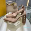 2023-Nouveauté femme sandales Chaussures habillées designer Mode tissu imprimé Brevet chaussure à talon haut creux Couverture Talon Rome Sandale 35-42