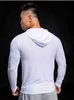 T-shirt da uomo Autunno inverno T-shirt con cappuccio da corsa T-shirt bianca da uomo Abbigliamento da palestra T-shirt slim manica lunga Bodybuilding e fitness Abbigliamento sportivo TShirt J230526