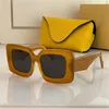 Luxury Designer Funky Sunglasses Designers For Men and Women 40104 Style Anti-Ultraviolet Full Frame Glasses With Box