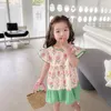 Девушка платья цветочным платьем для детей летняя одежда летающая рукав печатаю в корейском стиле короткие костюмы