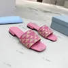 Designer Slides Metallic Slide Sandals Women Pantofole in tessuto ricamato Luxury P Sandalo Triangle Summer Beach Tacco basso Diamond Jacquard Shoes