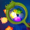Bath Toys Baby Animais fofos Banho Nada de água LED LIGHT UP Toys Soft Rubber Float Induction Frogs luminosos para crianças jogam presentes engraçados 230525