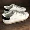 Tasarımcı Sneaker İtalya Marka Süper Star Sneakers lüks Ayakkabı Kadın Moda Superstar Klasik Beyaz Do-eski Pullu Kirli Adam Rahat Ayakkabılar