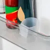 Garrafas de armazenamento 1/2pcs de temperamento universal rack de garrafa de garrafa portátil organizador de geladeira transparente para porta lateral da geladeira