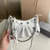 LE Designer Sacs À Bandoulière Chaîne Sac À Bandoulière Femmes Totes Sacs À Main Mode Argent Chaîne En Cuir Fourre-Tout Cross Body Moto Sac Petits Sacs À Main 19cm