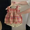 Kleidung Sets Kinder Baby Mode Set Bogen Riemen Plaid Puppe Hemd Feste Beiläufige Shorts 2023