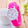 Relógios de moda de moda de pulso Relógios para mulheres Luxo BraCelete de silicone branca Ladies Relógio de vestido Presente Mulher