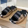 2023 NOVOS SLIPPERS SANDALS SANDALS DE SANDALS DE CASAL DE CASAL MEMINOS E MANE