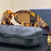 디자이너 선글라스 여성을위한 고급 선글라스 보호 안경 순도 고양이 눈 디자인 UV380 알파벳 선글라스 운전 여행 해변웨어 햇빛 안경 상자