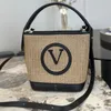 Дизайнерская сумка с тотацией женщин сплетенная сумочка летняя пляжная сумка 2023 Новая приморская трава сплетенная сумка для пастырского стиля.