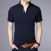 Hommes t-shirts mode solide col en v chemise 2023 été à manches courtes t-shirt style décontracté hommes coton Slim Fit hommes haut t-shirts