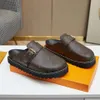2023 Designer Women Slippers Cosy Flat Comfort Clogs Mule Slides Men Luxury Adjustable Strap leather Beach Summer gold-tone buckle sandal Size EUR 35-42
