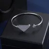 Diamant or argent bracelet jonc alliage femmes triangle sans logo mince en acier inoxydable bracelet fête mariage bijoux pour dames