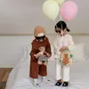 Kledingsets Kinderpak 2023 Autumn Koreaanse stijl jongens en meisjes solide kleur hapsed tracksuit Children Neutral tweedelige trui