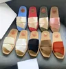 Vrouwen Woody Flat Mule Designer Sandalen Canvas Slippers Kalfsin Sandalen Rubberen Bottom Summer Strandschoenen Letters slippers met doos NO290
