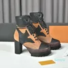 Stiefel mit Profil, Gummi, Lackleder und Leder, hoher Absatz, klobige Schnürung, Martin-Damen-Wintersneaker mit OriginalverpackungO9AN