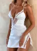 Casual klänningar spets trim satin vit slip klänning sexig sommarklubb bär djup v backless slits mini coquette kläder c66-ch10