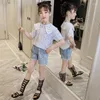 Giyim Setleri 2023 Yaz Çocuk Kız Kıyafetleri Kısa Kol Beyaz Kalp Pot Gömlek Bluz Dantel Kot Pantolon Bebek 4 6 8 10 11 12 Yıllık Gençler