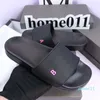 Designer 2023 Paris Alfabetets herr- och kvinnors tofflor Non Slip och hållbara One Word Beach Lovers Casual Outwear Sandal