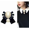 Cravatte da donna in stile coreano Nastro perle d'imitazione Papillon Gioielli Spilla Camicie Colletto Spilli Uniforme scolastica Cravatta pre-legata