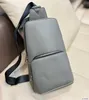 Diseñadores de lujo AVENUE Sling Shoulder Bag Mini Men Crossbody Chest Bags Louiseities Viutonitis Leather Sporty Outdoor Monedero Monedero