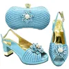 드레스 슈즈 아프리카 여름 모조 다이아몬드와 가방 매칭 세트 이탈리아 우아한 여성 파티를위한 파란색 펌프