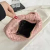 Röd 2023 Fashion Women Leather Woven Bag Luxury Black Designer Handväska Weave Top Handtag Green Pink Silver Khaki Kvinna