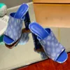 2023 Moda Flippers de couro de moda Mulheres de algodão de algodão Sapatos de casa interna Sapatos planos de chinelos de verão Flip Flip Flip Sandals Sandals Tamanho dos EUA 4.5-8.5 -299