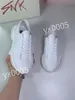 2023 Ny toppdesigner platt sneaker tränare casual skor läder vit bokstav överlägg modeplattform män kvinnor låga sneakers