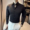 Mäns casual skjortor Spring Mens Business Formal Wear Långärmad randig för män Kläder 2023 Slim Fit Club/Prom Tuxedo Hög kvalitet