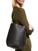 Сумка с ковшом, подмышечные сумки, высокая сумочка, гладкая кожа роскошные женские дизайнерские пакеты плоские плечо для закрытия, минималистский кошелек, черный