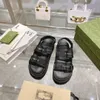 Дизайнерские женские сандалии Mimi Double G Flip Flops Резиновые тапочки Jelly Platform Slides Регулируемая пряжка Candy Color Slipper Summer Beach Sandal